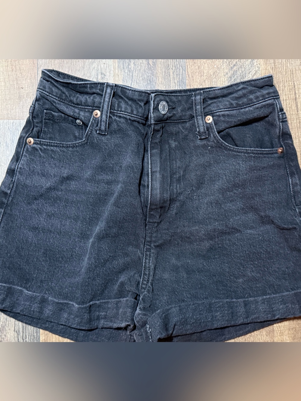 H&M &DENIM Ultra High Waist Mom Shorts Black Denim •Size 2• Cuffed Hem